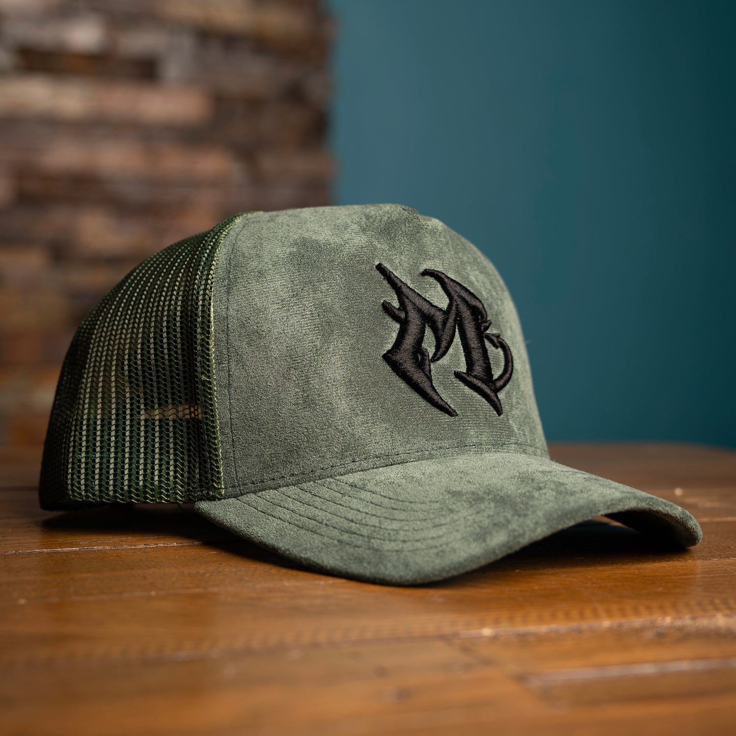 Green "M" Suede - La Malicia